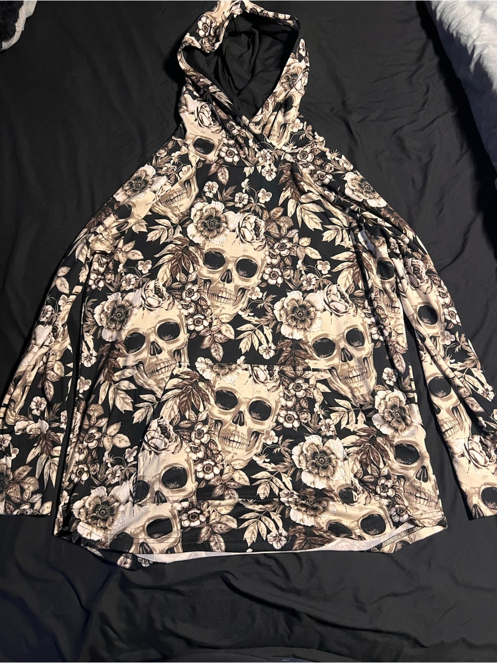 LuLaRoe Black and Cream Skull Floral Hooded Top